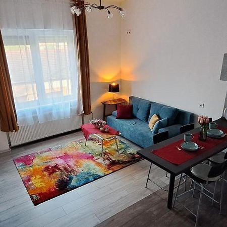דירות סגד Napraforgo Apartman מראה חיצוני תמונה
