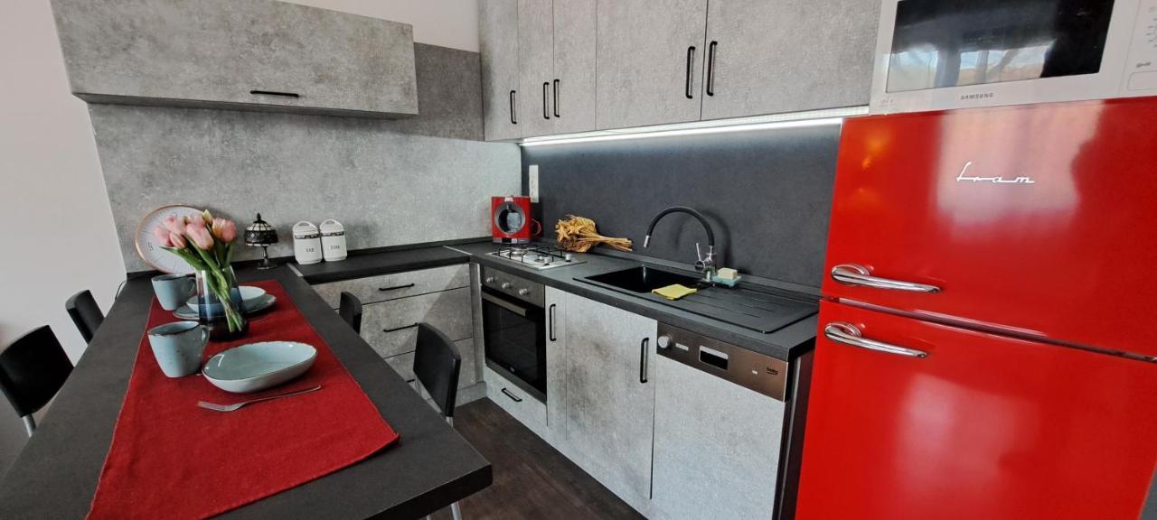 דירות סגד Napraforgo Apartman מראה חיצוני תמונה